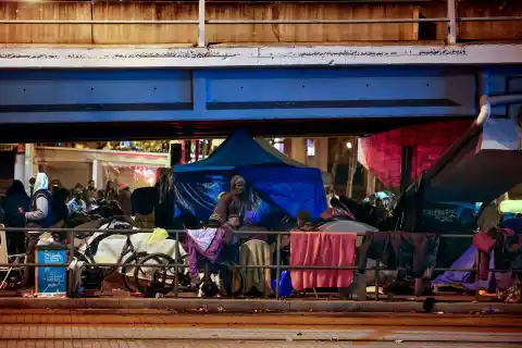 Imagen 1 de Badalona y el B9: historia de algo más que un desalojo