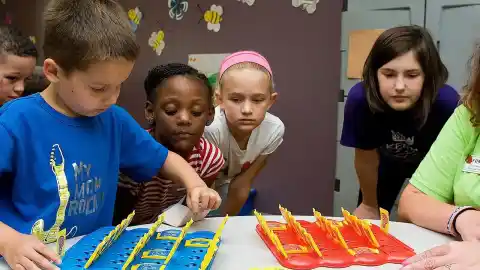 Imagen 1 de Cómo ganar siempre al juego 'Quién es quién', según las matemáticas: las preguntas que no debes hacer