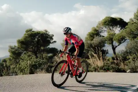 Imagen 1 de El cambio radical de Sophie Alisch, de boxeadora invencible a ciclista profesional: “Voy a demostrar que no me he equivocado”
