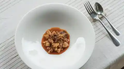 Imagen 1 de El restaurante de pueblo que se esconde entre los montes de Asturias: un menú degustación de 40 euros y un espacio para 25 comensales