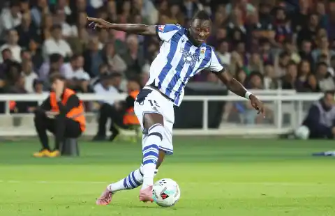 Imagen 1 de Umar Sadiq, el fichaje más caro en la historia de la Real Sociedad que nunca encontró su sitio