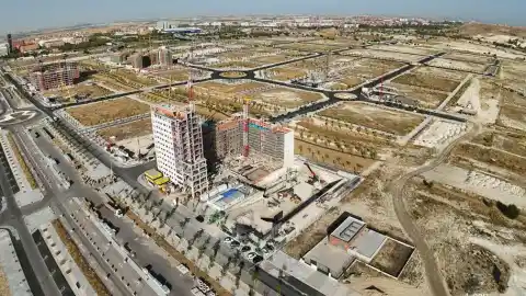 Imagen 1 de Los desarrollos avanzan en 2026 en Madrid: entregan los primeros pisos de Berrocales, 16 promotoras trabajan en Ahijones y edifican Valdecarros