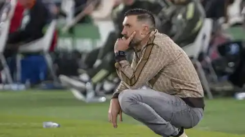 Imagen 1 de Iñaki Peña y Eder Sarabia señalan al árbitro por el empate del Madrid: “Era falta clarísima”