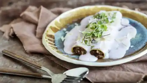 Imagen 1 de Prepara estos deliciosos canelones de carrillera melosa con bechamel de boniato morado