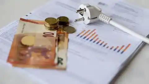 Imagen 1 de Cataluña afronta 2026 con una nueva subida de precios en transporte público, peajes y facturas de agua