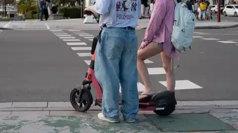 Imagen 1 de La DGT confirma que no habrá seguro ni matrícula para los patinetes eléctricos el 2 de enero de 2026