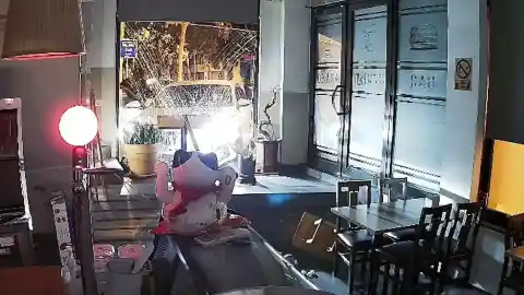 Imagen 1 de Desarticulados dos grupos criminales en Barcelona especializados en alunizajes y robos de camiones