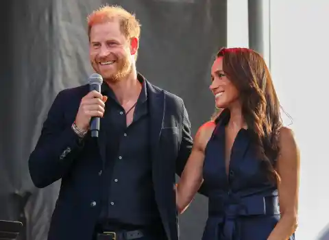 Imagen 1 de Enrique de Inglaterra y Meghan Markle buscan nuevo jefe de prensa: dimite su undécima publicista en cinco años tras 10 meses en el puesto