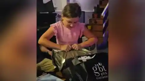 Imagen 1 de La divertida confusión de Papá Noel por culpa de la mala letra de una niña: "Se está equipando la casa"