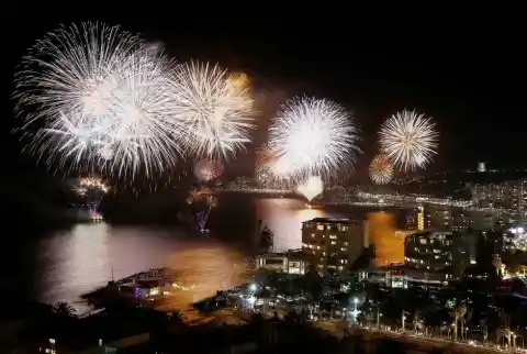 Imagen 1 de Año Nuevo 2026 en Chile: las comunas que tendrán espectáculos de fuegos artificiales para la celebración