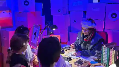 Imagen 1 de Los Reyes Magos abren su fábrica de juguetes en Fabra i Coats a la espera de recibir hasta 16.000 cartas