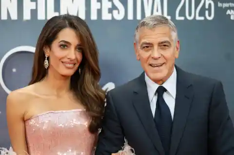 Imagen 1 de George Clooney y su mujer, Amal, obtienen la ciudadanía francesa: “Aquí no hay paparazis escondidos en las puertas de la escuela”