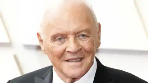 Imagen 1 de Anthony Hopkins celebra 50 años de sobriedad: “La vida es mucho mejor”