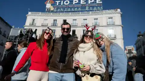 Imagen 1 de Todo listo para disfrutar una Nochevieja como Dios manda: "Vamos con el tardeo y luego ya veremos"