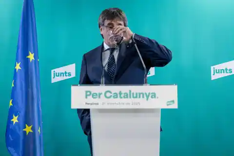 Imagen 1 de El Constitucional, en vela de armas