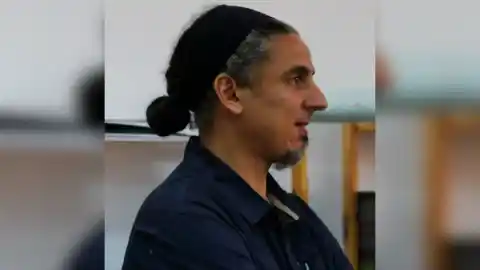 Imagen 1 de De defender el feminismo a violar a una niña: así es Martiño Ramos, el profesor de Ourense fugado tras ser condenado