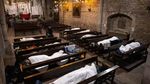 Imagen 1 de La parroquia de Santa Anna, el refugio incondicional para los sin techo