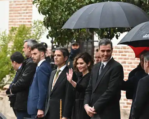 Imagen 1 de El año que consolidó a Ayuso como la líder de la resistencia a Pedro Sánchez