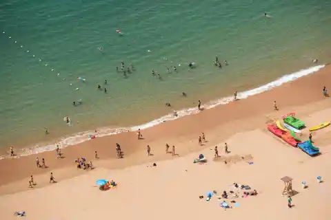 Imagen 1 de Los cuatro puentes largos que hay en 2026 y el resto de festivos del calendario laboral