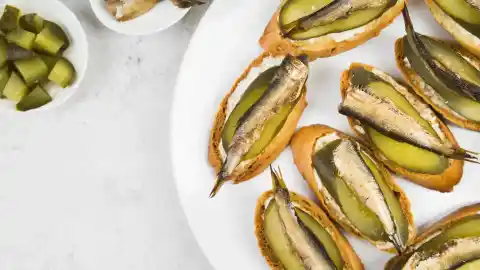 Imagen 1 de Bocados de anchoas con queso, el aperitivo que buscabas para triunfar en el Día de Reyes y por menos de 3 euros la ración