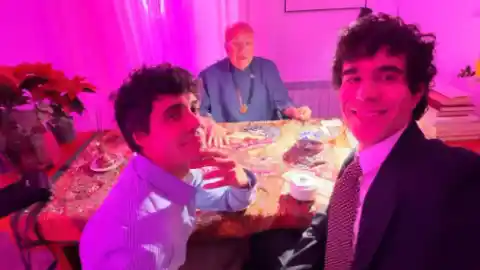 Imagen 1 de Los Javis pasan la Nochevieja juntos, tras su inesperada ruptura, con Rappel, Úrsula Corberó y Ricardo Darín