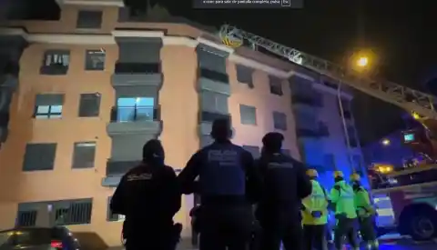 Imagen 1 de Mueren tres personas en el incendio de una vivienda en Madrid