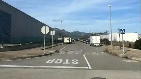 Imagen 1 de Los Mossos controlan una 'rave' ilegal en Tarragona con más de mil personas