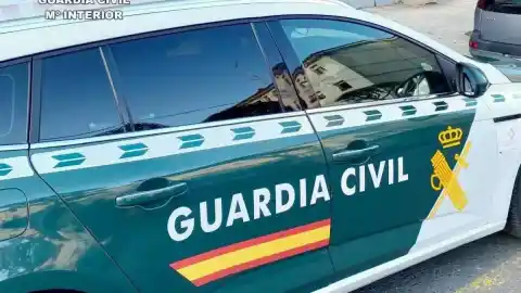 Imagen 1 de Detenida una mujer por arrojar un bebé recién nacido a un contenedor en Majadahonda