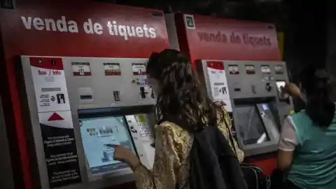 Imagen 1 de El centenario del metro de Barcelona concluye el 2025 con un nuevo récord de validaciones