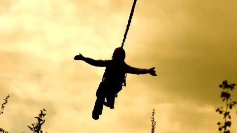 Imagen 1 de El rincón de Cataluña a hora y media de Barcelona con el 'puenting más alto en España