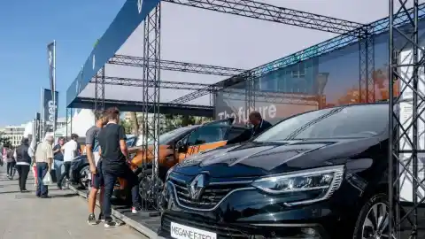 Imagen 1 de Las ventas de coches eléctricos suben un 77% en el 2025 y rebasan las 100.000 unidades