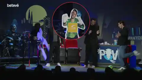 Imagen 1 de Pere Milla calienta el derbi ante el Barça: dice que "pisaría a Lamine Yamal" y juega con una figura de cartón de Joan García