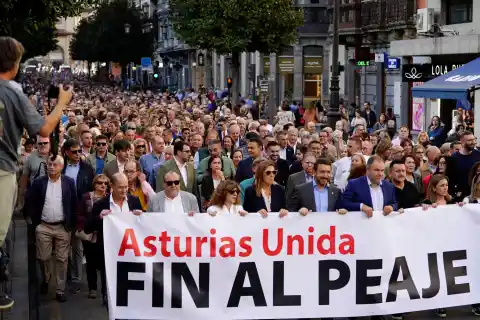 Imagen 1 de La Unión de Consumidores de Asturias ultima una denuncia contra la concesionaria de la autopista astur-leonesa por abuso en el peaje