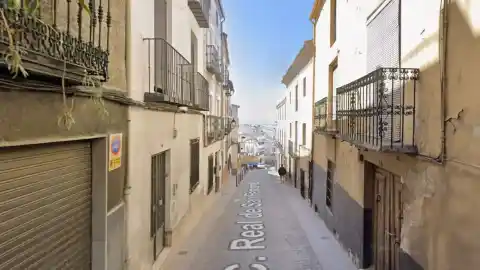 Imagen 1 de Desalojadas 13 personas por el incendio de su vivienda en Martos