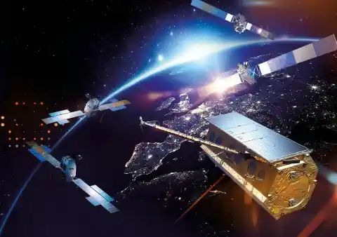 Imagen 1 de Defensa informa del impacto de una partícula espacial en un satélite de Hisdesat