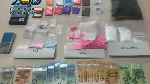 Imagen 1 de Desmantelado un narcopiso de drogas de diseño en Valencia: la inquilina utilizaba a siete jóvenes como vendedores