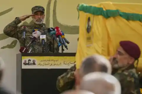 Imagen 1 de Hezbolá confirma el asesinato de su ‘número dos’ por Israel, que aumenta su nivel de alerta militar