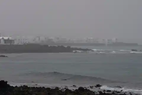 Imagen 1 de Lluvia, nieve, viento y oleaje activan los avisos este sábado en siete provincias mientras que el domingo llegará una masa de aire ártico