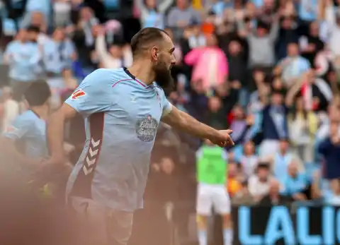 Imagen 1 de Borja Iglesias hace feliz al Celta ante el Valencia
