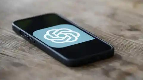 Imagen 1 de Los anuncios de ChatGPT están a punto de llegar a tus respuestas: así se verán