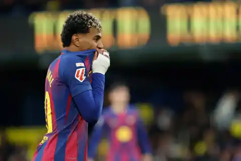 Imagen 1 de Espanyol - Barcelona, en directo | El líder visita al equipo revelación de la Liga en un derbi marcado por el regreso de Joan García