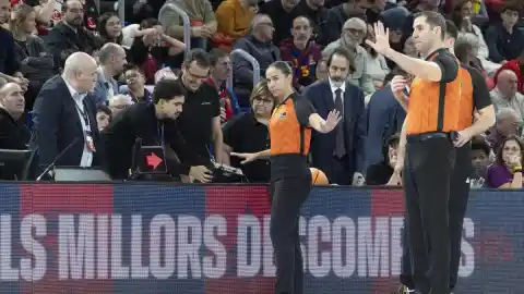 Imagen 1 de El Barça pasa de bocinazos y suma un nuevo triunfo de camino al clásico