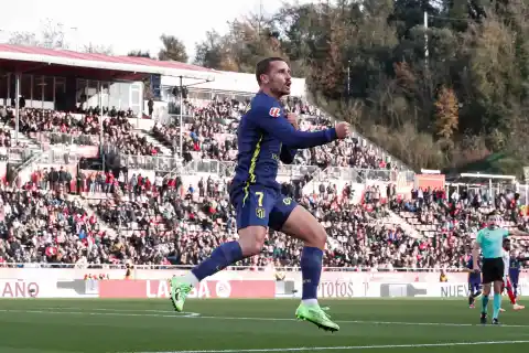 Imagen 1 de Griezmann vuelve a su casa en Anoeta con menos minutos, pero la misma influencia
