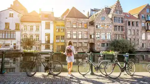 Imagen 1 de Amsterdam y Flandes, Ecuador y Galápagos o escapadas por España, viajes imbatibles con vistas al 'black friday'