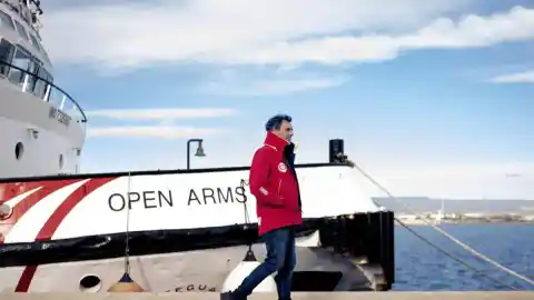 Imagen 1 de Òscar Camps, diez años de activismo del Robin Hood de los mares