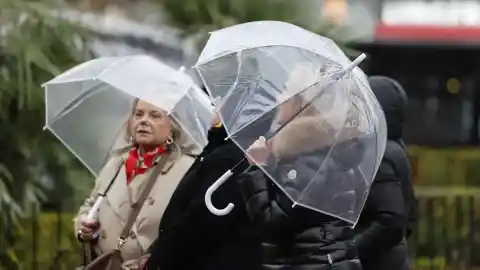 Imagen 1 de Las lluvias descargan con fuerza en el norte de Alicante y el sur de la provincia de Valencia