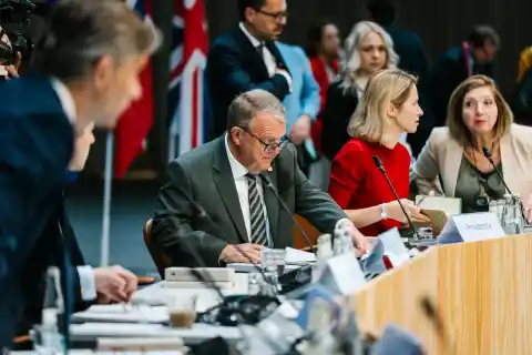 Imagen 1 de La UE tarda más de un día y medio en lanzar un comunicado en el que pide “evitar una escalada” en Venezuela y una salida pacífica