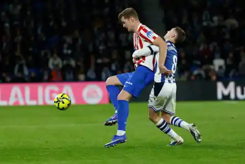 Imagen 1 de Un empate en Anoeta que descabalga al Atlético de la Liga