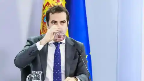 Imagen 1 de Economía lanza la cuenta para invertir el billón de euros ahorrado por los hogares