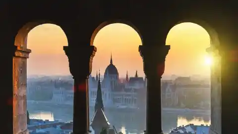 Imagen 1 de “Hola, soy Sissi, ¿te gusta mi palacio?”